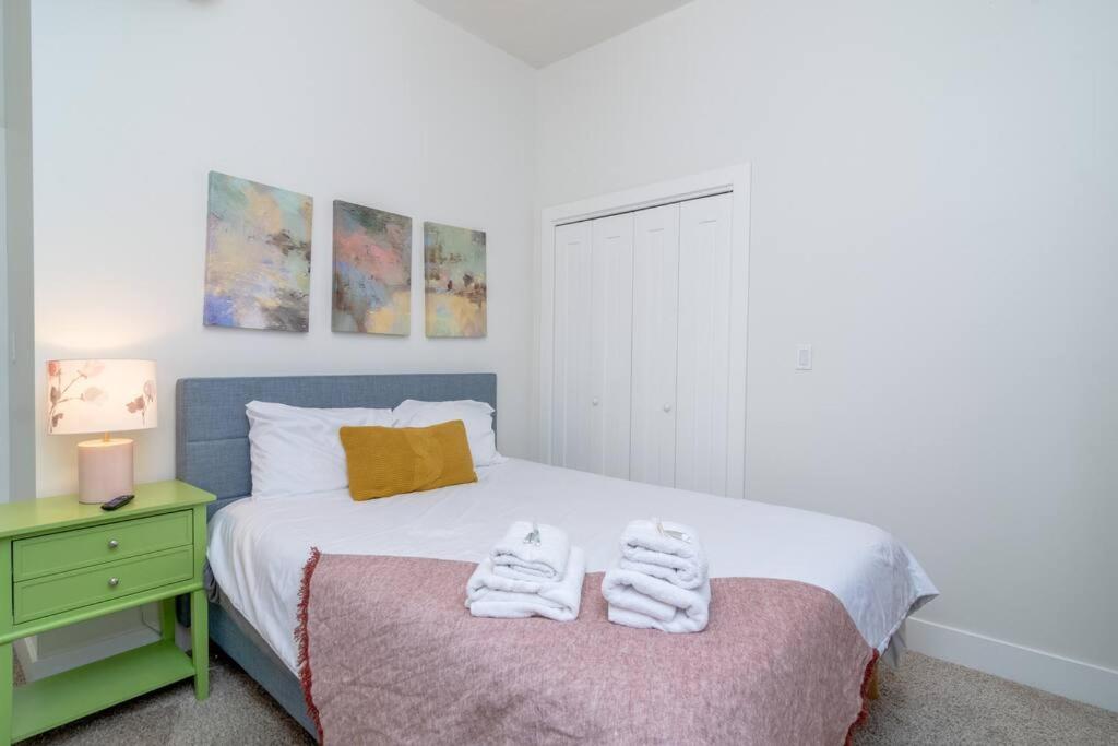 Mccormick Place 3br/2ba With Optional Parking On State Street Apartment *