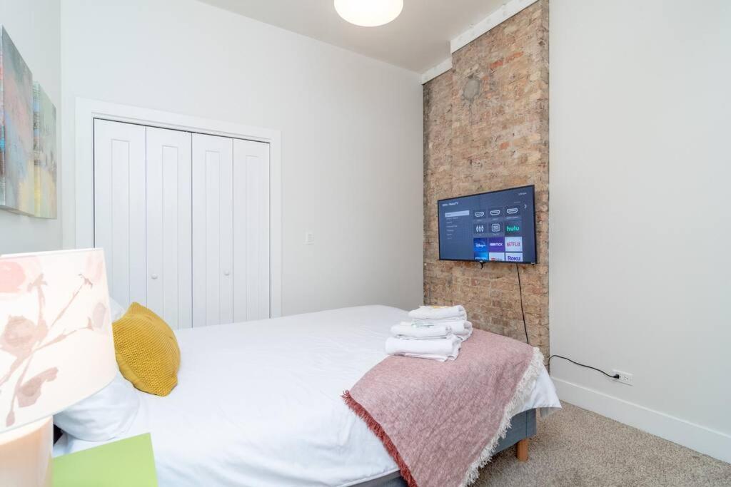 Apartment Mccormick Place 3br/2ba With Optional Parking On State Street Chicago