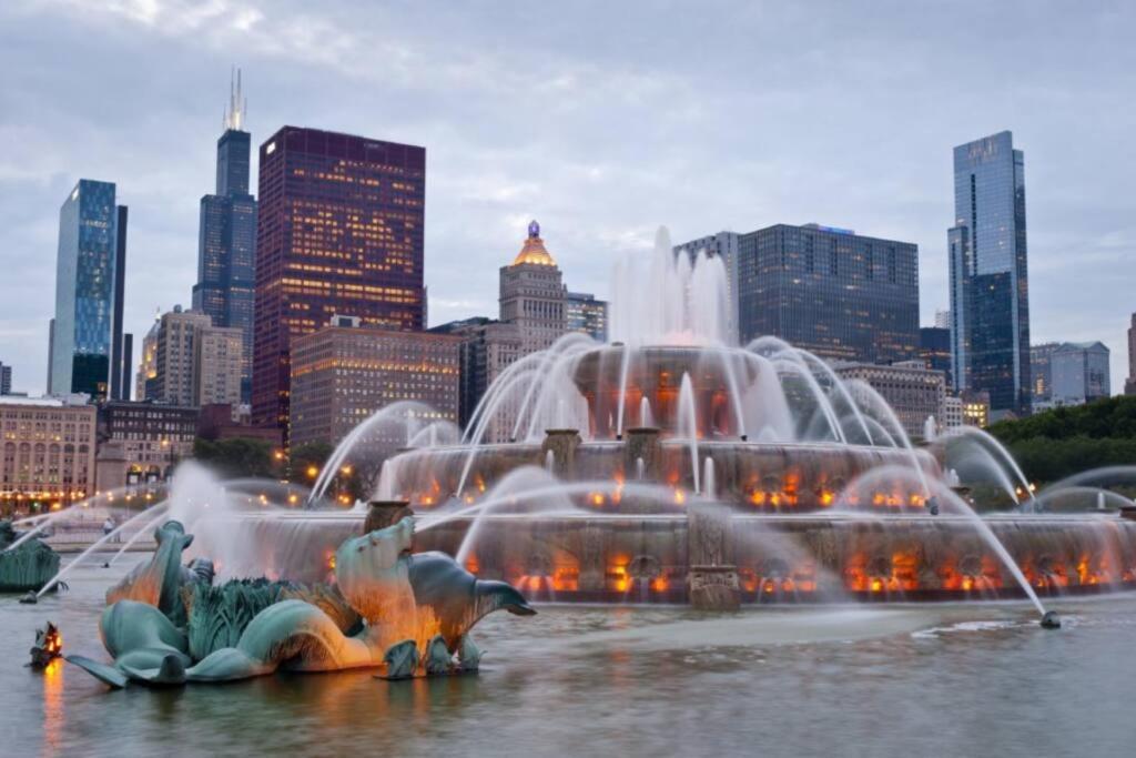 Apartment Mccormick Place 3br/2ba With Optional Parking On State Street Chicago