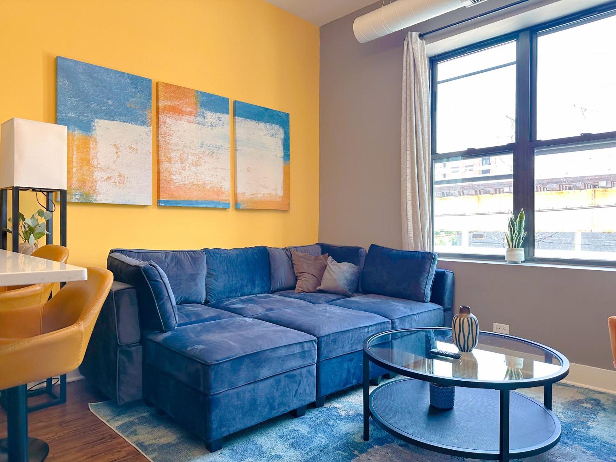 Mccormick Place 3br/2ba With Optional Parking On State Street Apartment Chicago