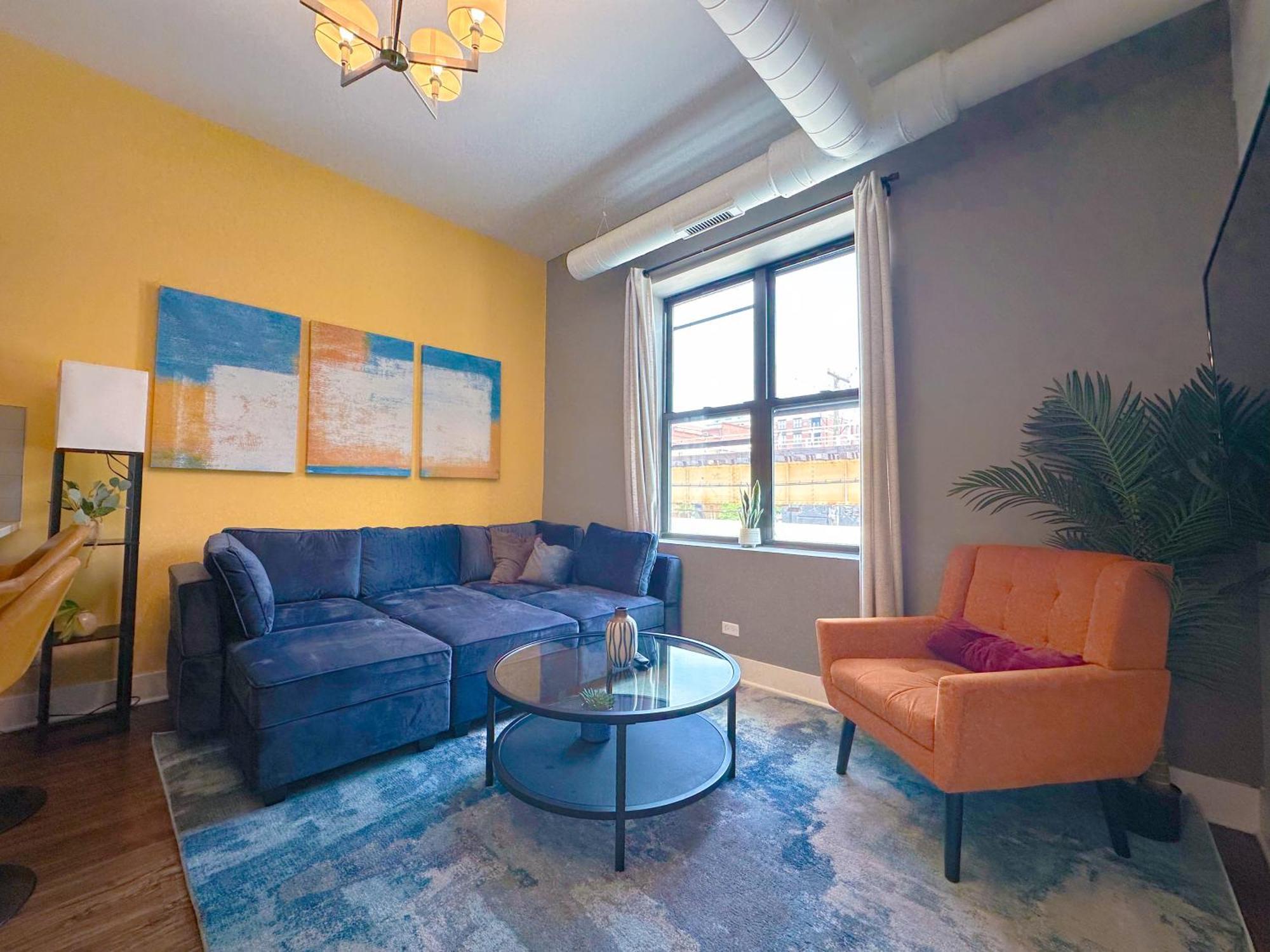Apartment Mccormick Place 3br/2ba With Optional Parking On State Street Chicago